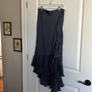 Flirty carbon color skirt